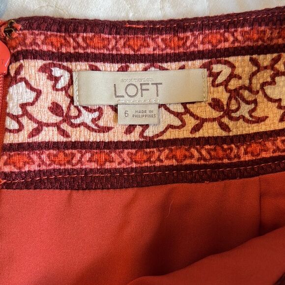 LOFT Pencil Skirt, Stained Glass Tapestry, Maroon Red, SIZE 6 - Picture 3 of 9